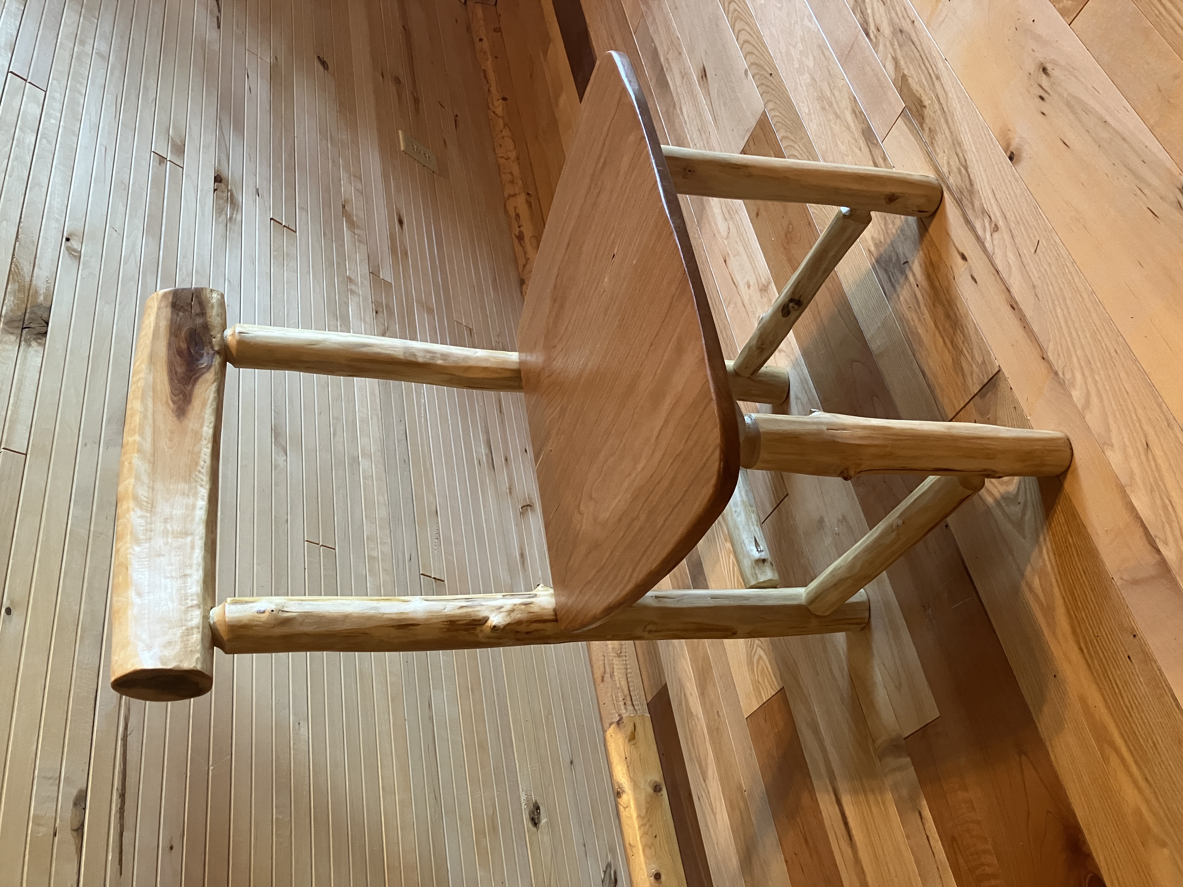 Desk chair side profile