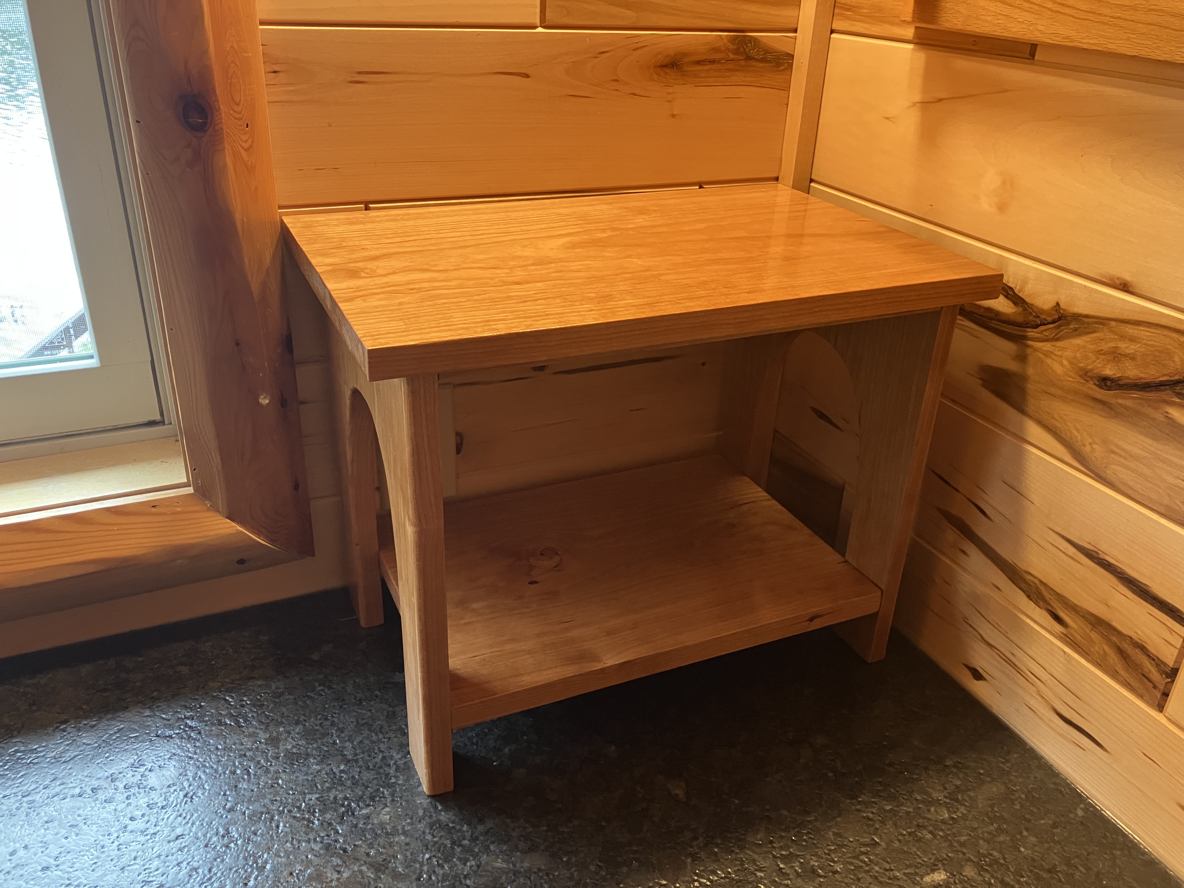 Cosmetic stand front view