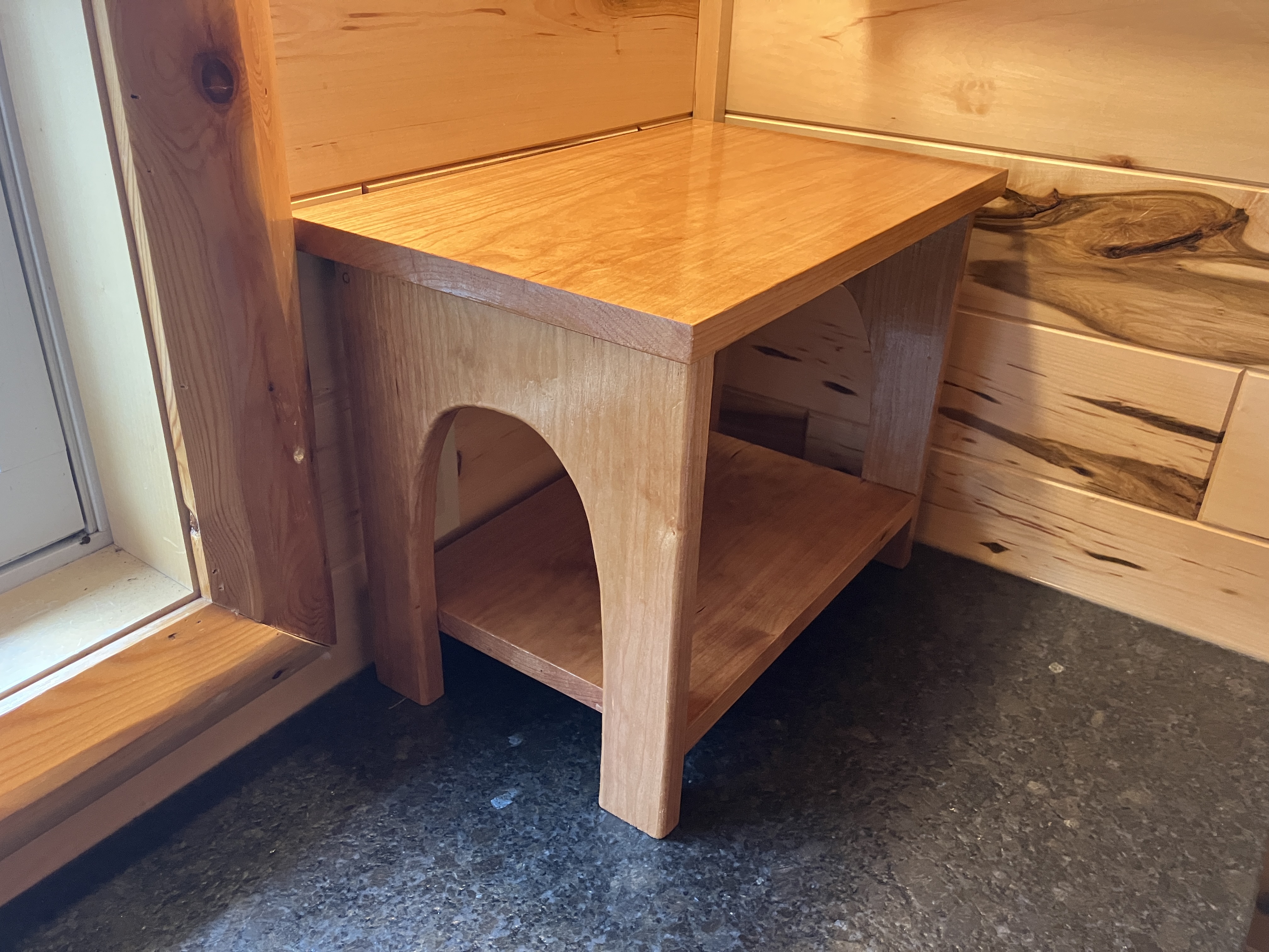 Side view of cosmetic stand on bathroom shelf