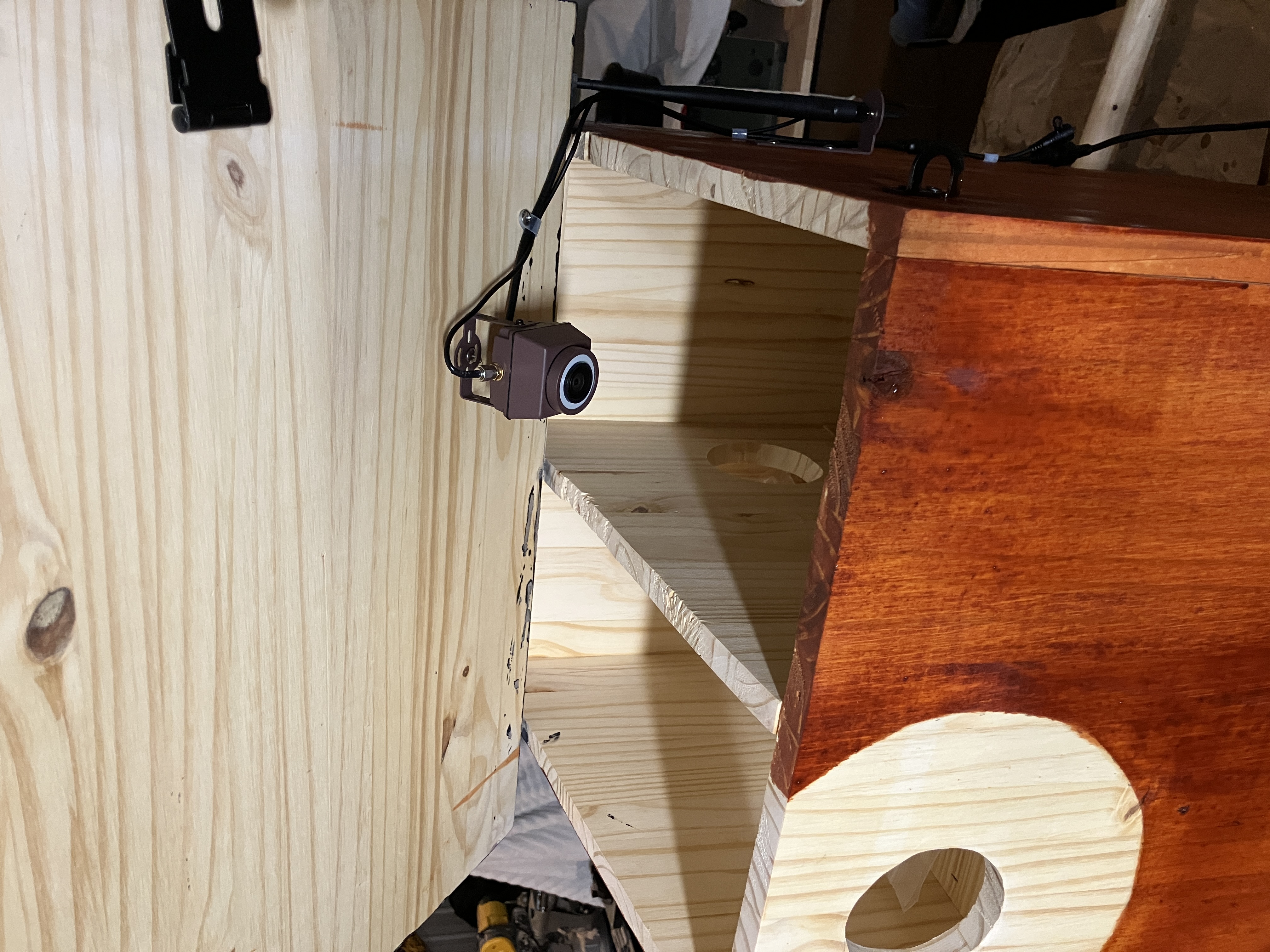 Top lid with mounted camera